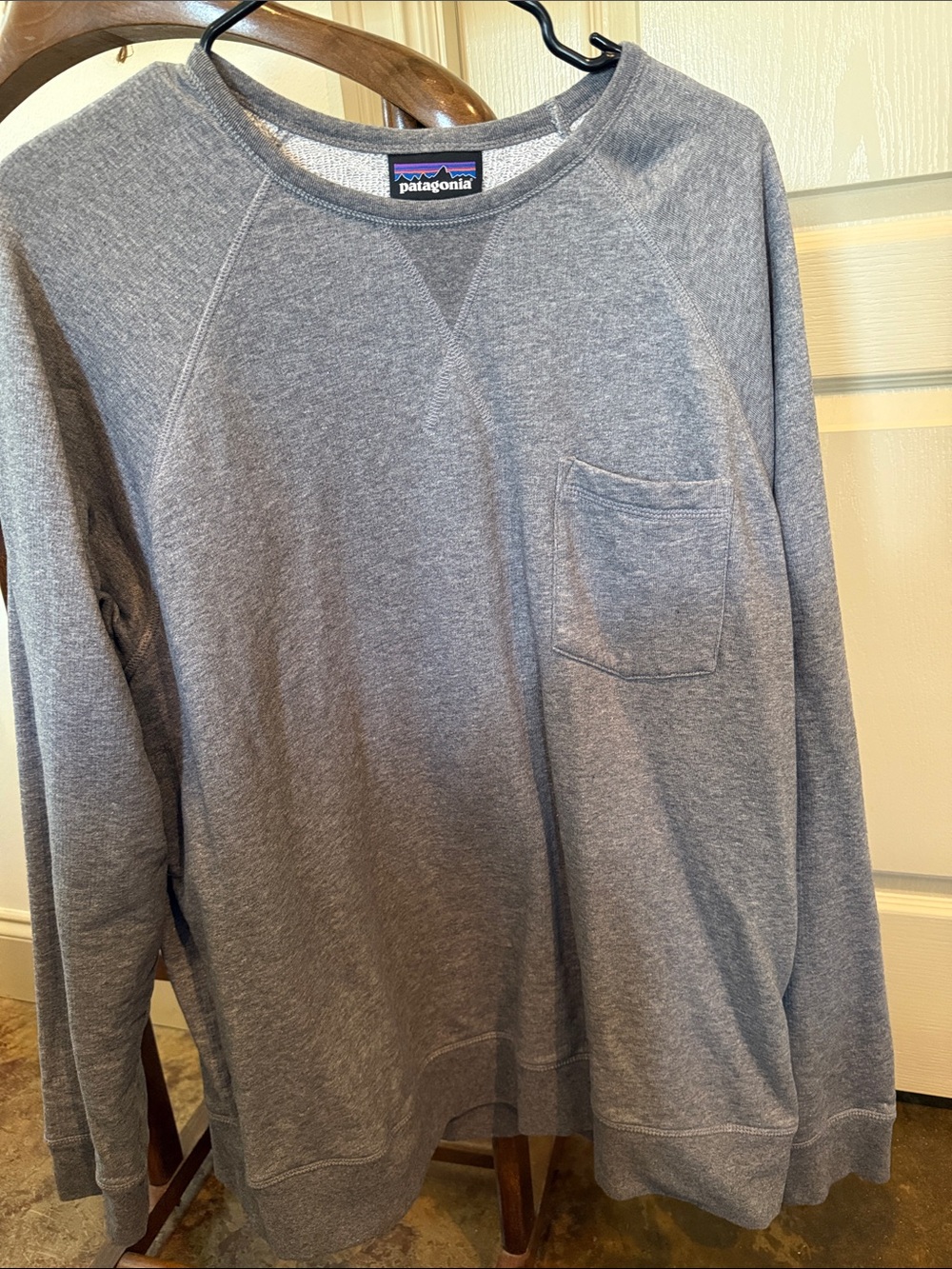 Patagonia Heather Gray Long-Sleeve Crew Sweatshirt